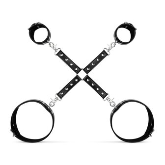 Bedroom Fantasies - Handboeien en Hogtie Set - Zwart